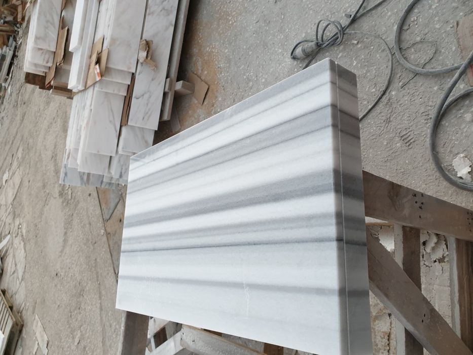 Bancada em mármore riscas