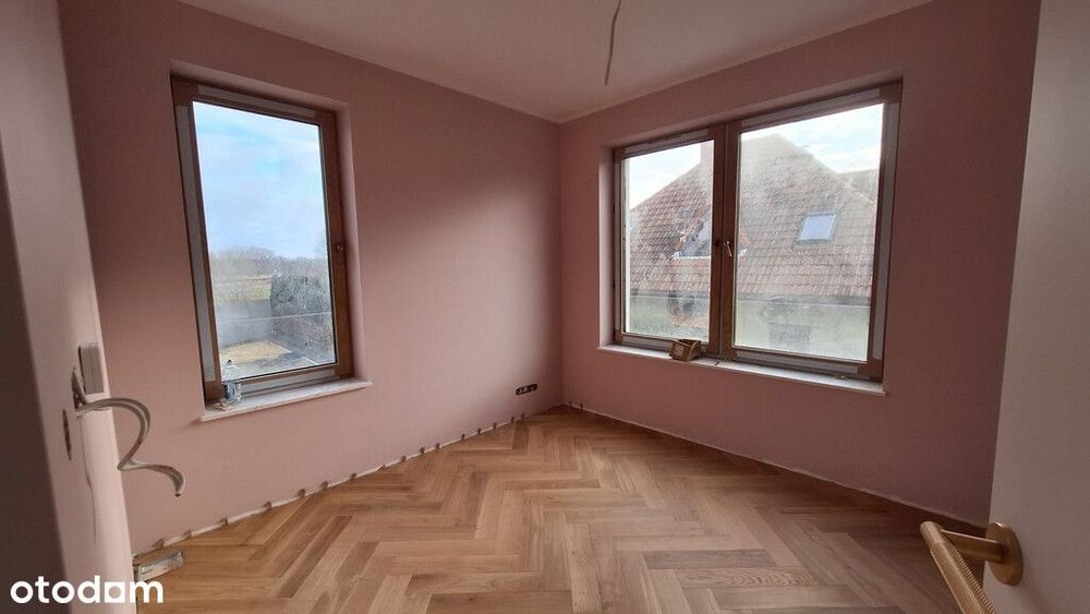 Nowoczesny dom nad rzeką z garażem i ogrodem!