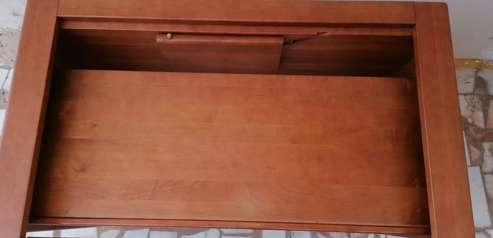 Secretária em madeira cerejeira