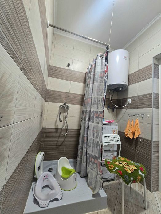 оренда приміщення Зелена. Нежитлове приміщення з євроремонтом.