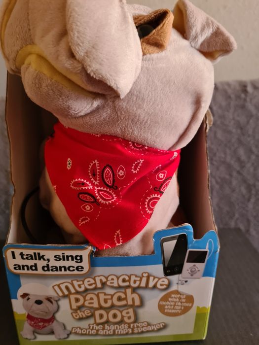 Interaktywny piesek,śpiewa, tańczy