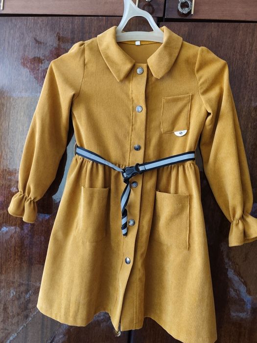 Сукня вельветова на дівчинку 122 розмір.