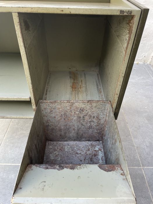 Armário- Daciano da Costa / Longra