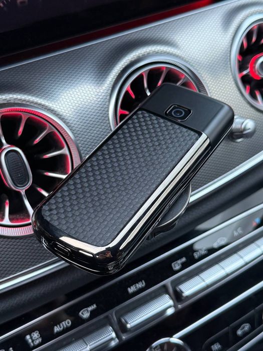 Nokia 8800 Arte Carbon — преміальний кнопковий телефон