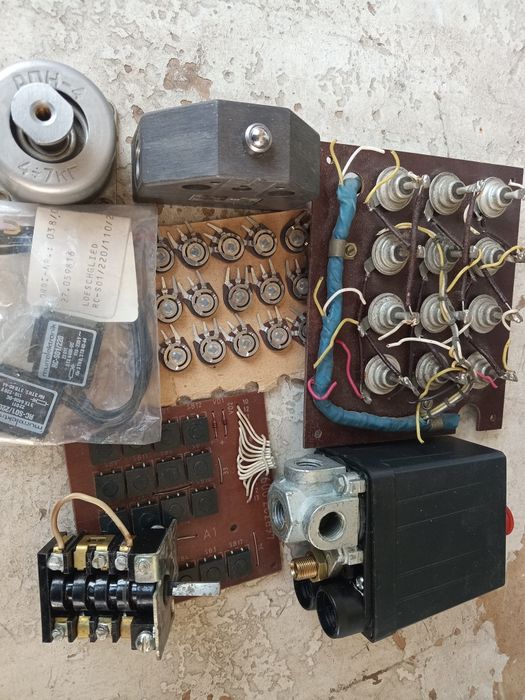 Переключатели бескантактныекнопочные.