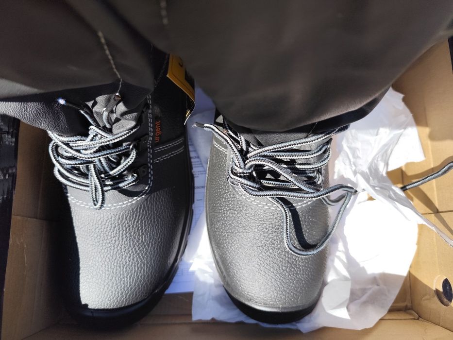 Nowe buty robocze męskie ocieplane rozm. 46