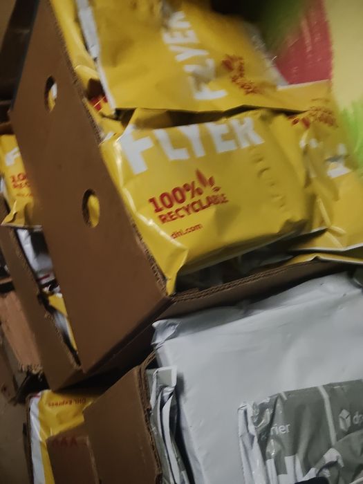 Cały karton paczki niespodzianki