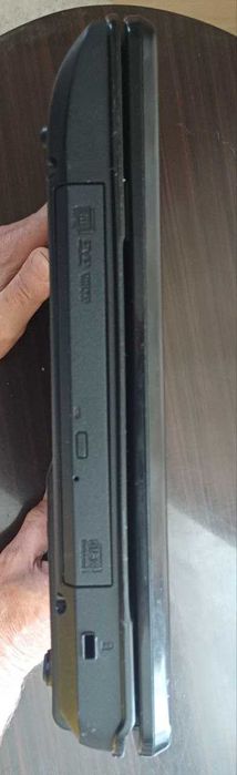 Ноутбук emachines E725