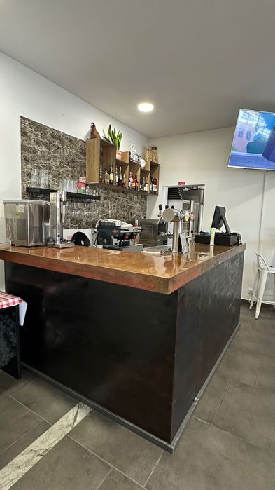 Balcão de Bar em L – Estilo Industrial – Tampo e Acabamento em Cobre
