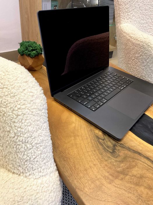 Ноутбук Apple MacBook Pro 16” M3 Max 36GB/1TB Space Black (MRW33)