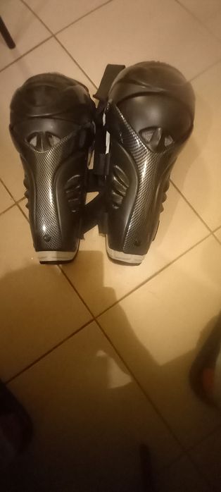 Sprzedam nakolanniki firmy adrenalinę na motor