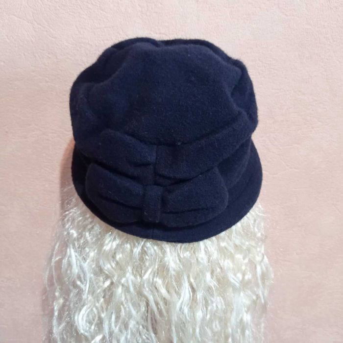 Темно-синяя мягкая шляпка, 85% шерсти (Германия).