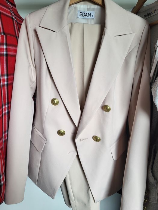 Garnitur damski kremowy S