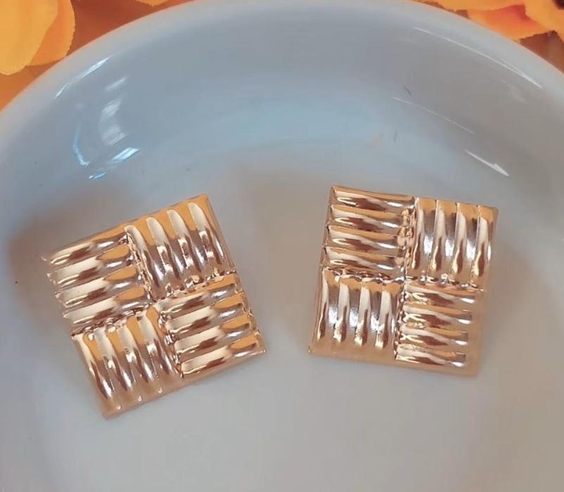 Brincos luxo, zirconia folheado a ouro 18k e prata 925.