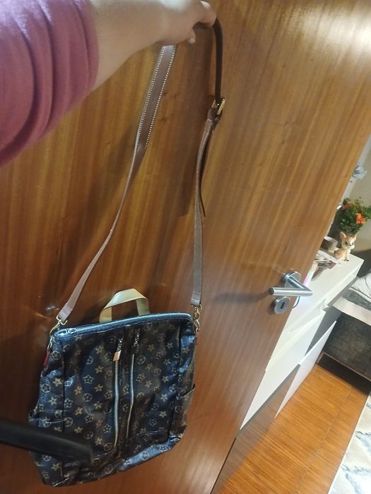 Mochila castanho escuro
