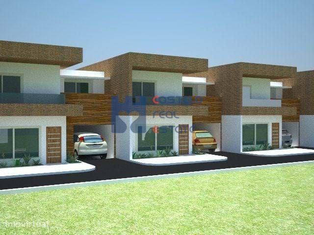 Terreno para construção de três moradias - Milagres, Leiria