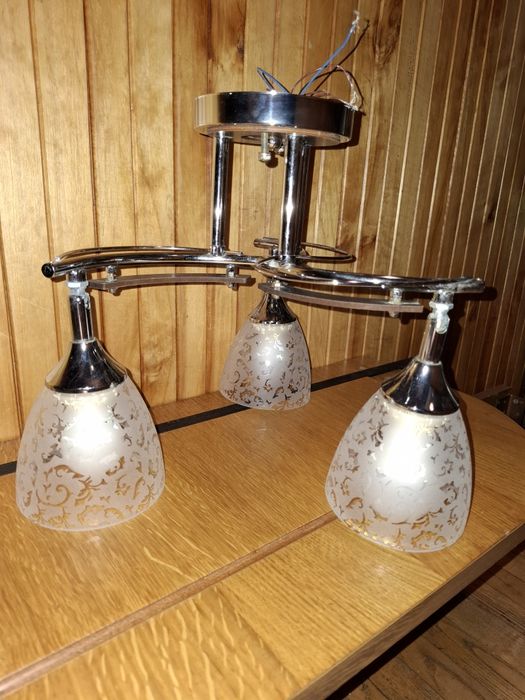 Люстра на 3 плафони