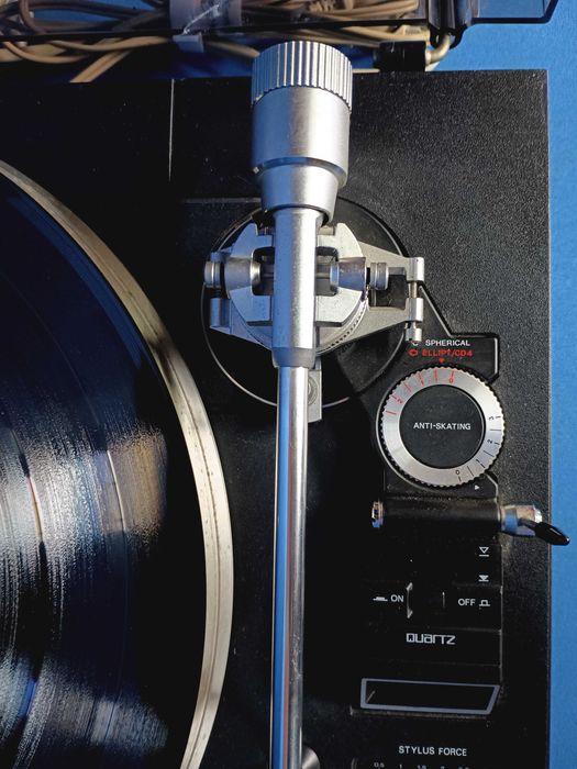 gira discos PHILIPS AF 977