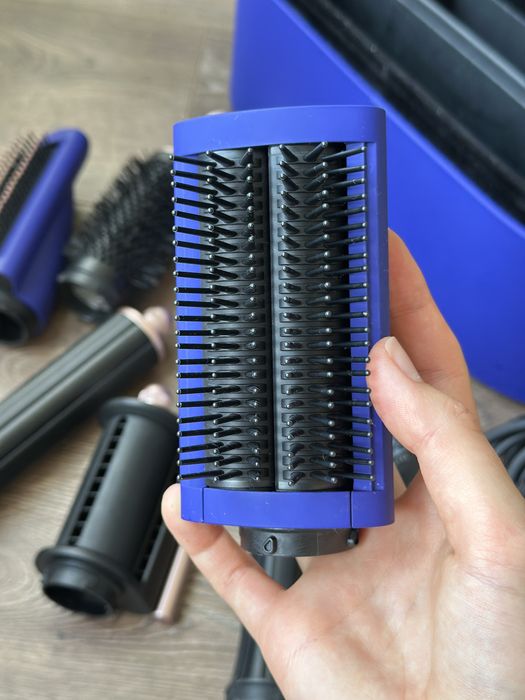 Dyson стайлер