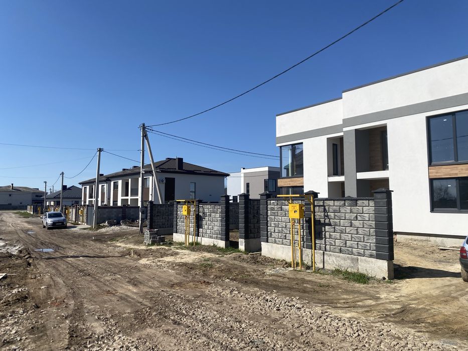 Продається котедж на Щасливому