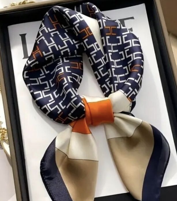 Nowa Ala jedwabna apaszka chusta 70 x 70