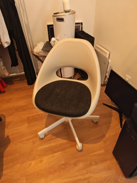 Cadeira IKEA giratória