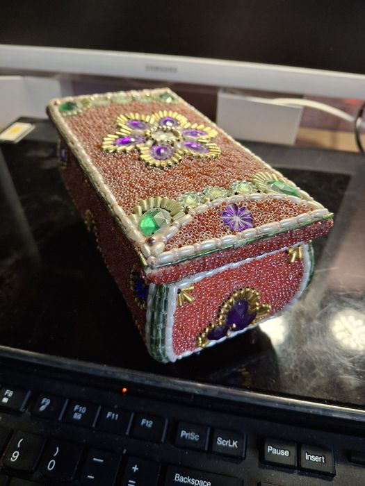 Скринька для прикрас.