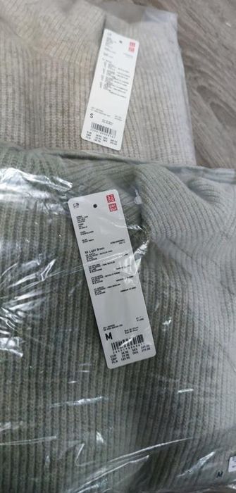 Джемпер UNIQLO з високим коміром