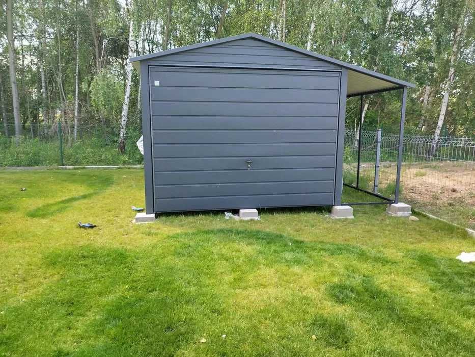 Grafitowy Garaż Blaszany zadaszenie boczne| Wiata ogrodowa – Maj-Blach