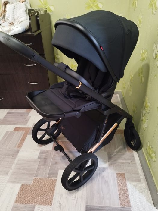 Продам візок 2 в 1 Carello