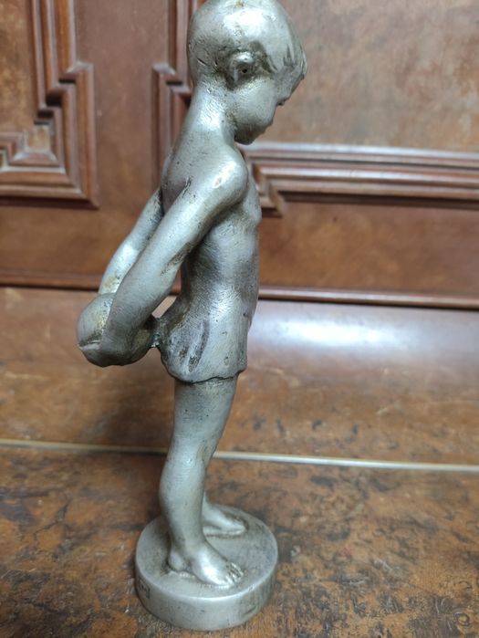 Мальчик с мячом алюминиевая статуэтка СССР