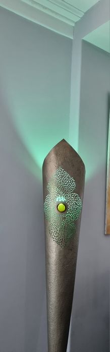 Candeeiro de canto ornamental