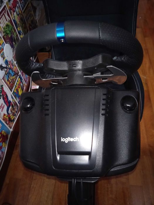 Playseat Evo Alcântara + Logitech G29