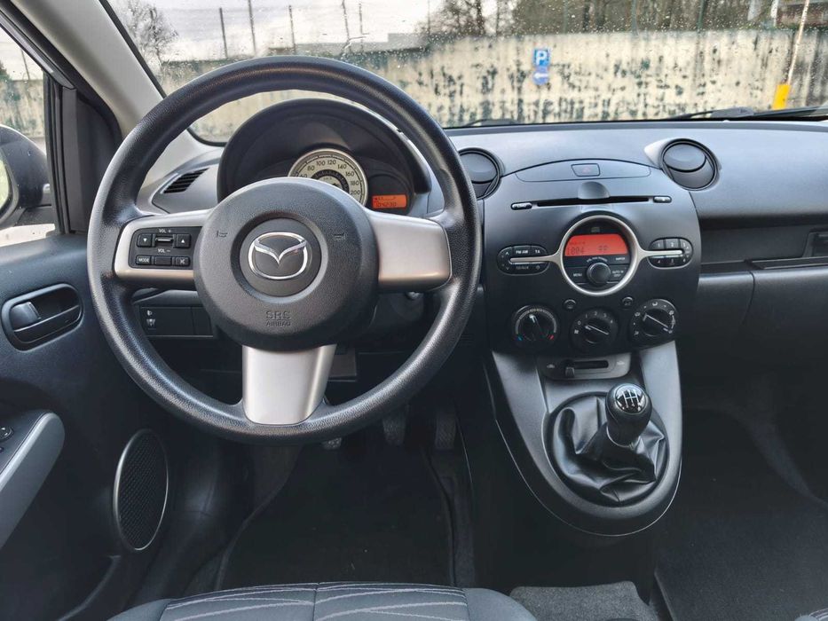 Mazda 2 100.000km como novo