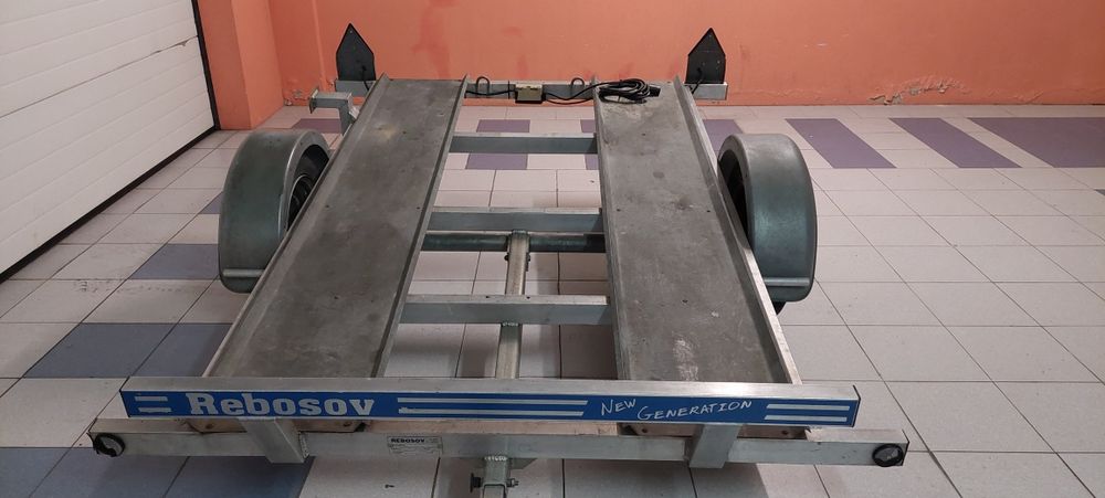 Rebosov atrelado em alumínio