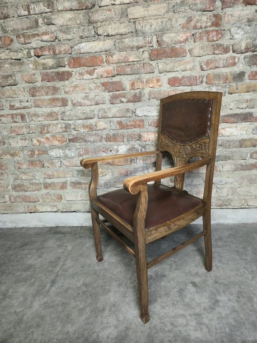 Fotel dębowy secesja stan dobry