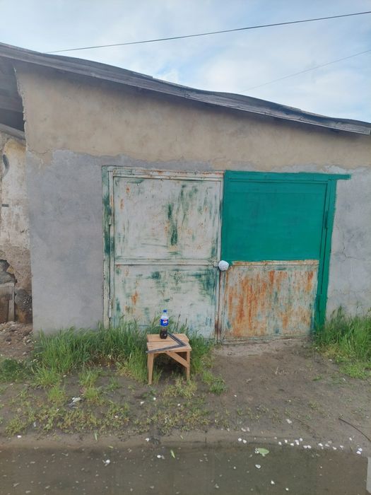 Продам гараж район франко