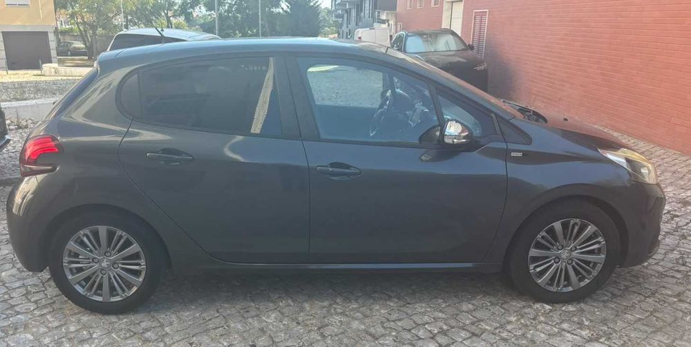 Peugeot 208 1.2 Puretech Style — photo 2