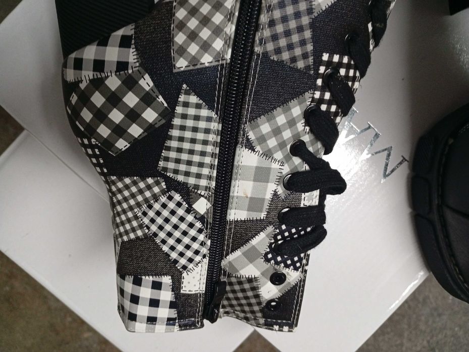 lote botas salto alto preto e branco