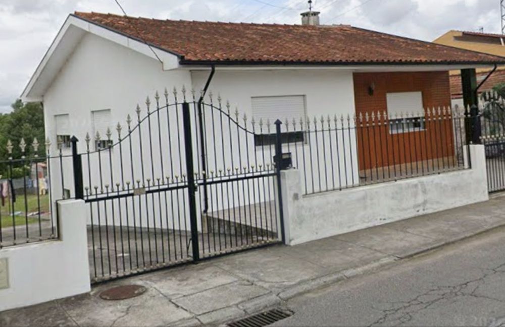 Moradia T3 a cinco minutos de Espinho e Feira