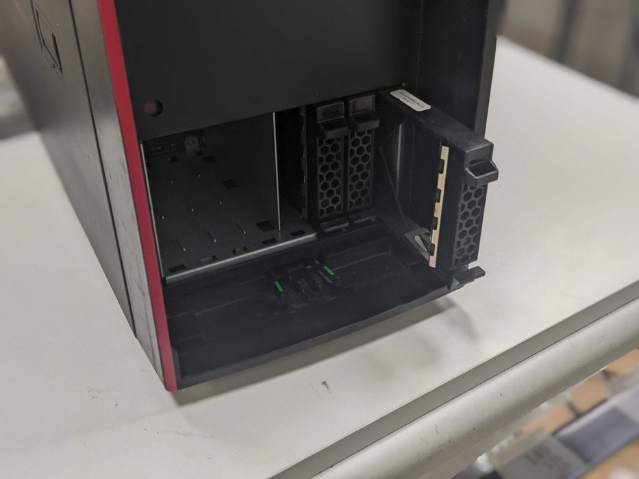 Гурт! Робоча станція Fujitsu Primergy TX1330 M3/Xeon E3-1240 v6/16GB