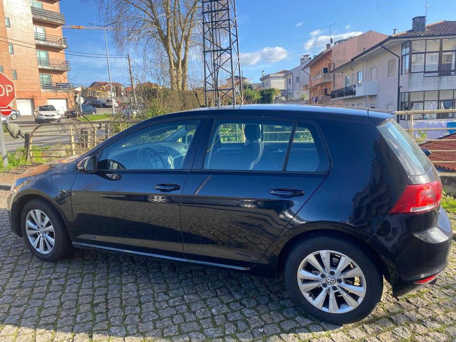 Volkswagen Golf VII 1.6 TDI 105cv – 2013 – Preto