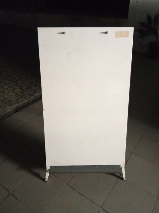 Painel chapa suporte publicidade
