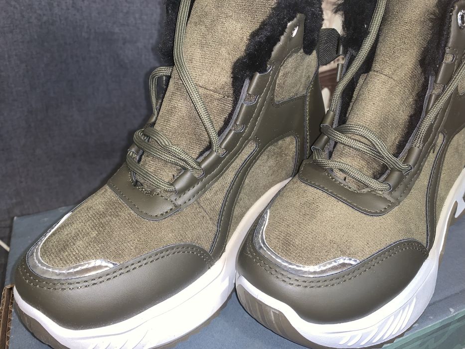 Зимові черевики, ботинки.