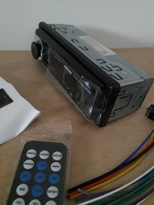 Auto Rádio Bluetooth 1Din Tamanho Universal, Atende Chamadas, NOVO.