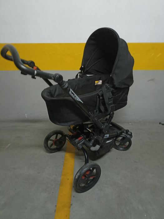 Carrinho de bebé + ovo e alcofa
