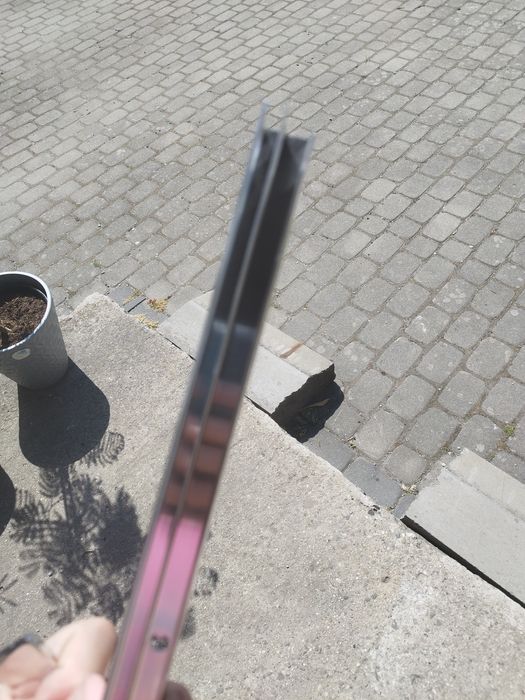 Profil przyścienny do kabiny torrenta