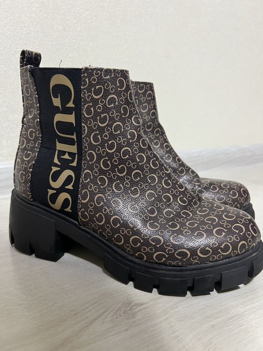 Ботинки GUESS оригінал