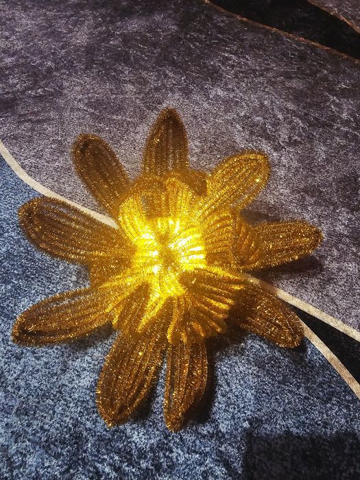 Złota lampa lotus Handmade