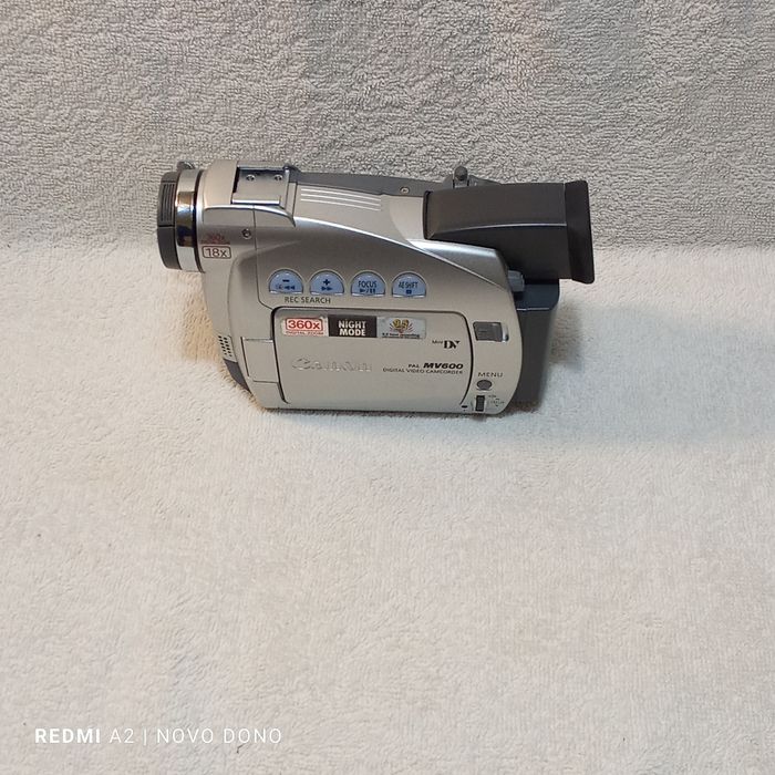 Canon máquina de filmar MV600